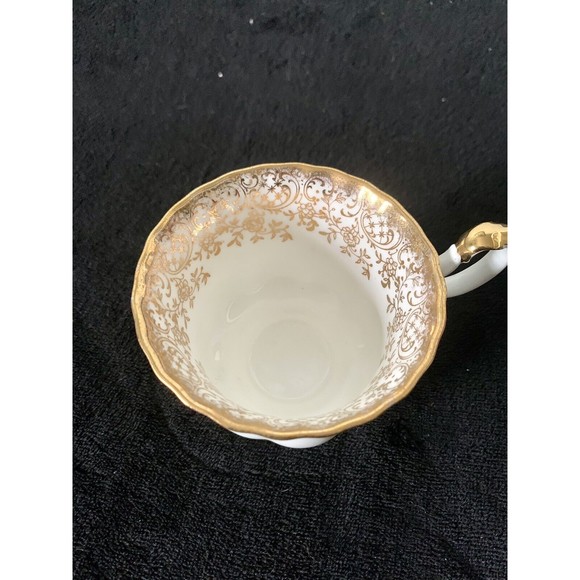 Royal Albert 4235 Gold & White Teacup & Saucer Bone China Gold Footed England - Picture 5 of 7